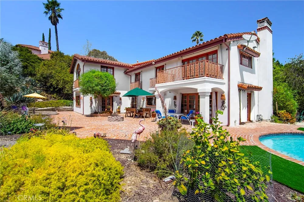 18690 Pasadero Drive Tarzana, CA 91356