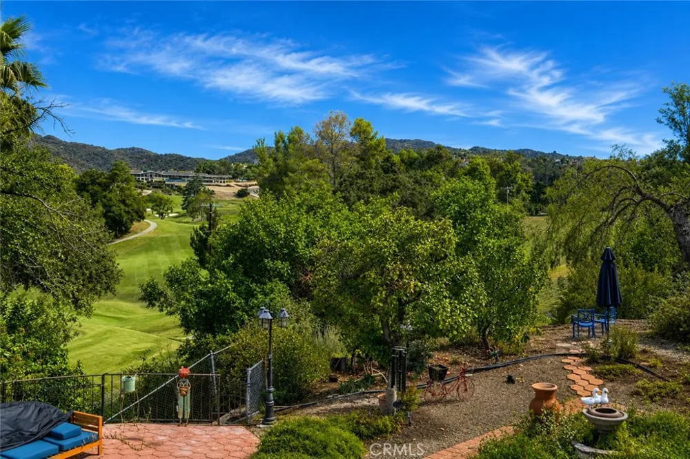 18690 Pasadero Drive Tarzana, CA 91356