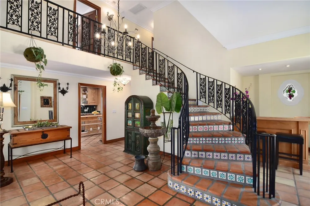 18690 Pasadero Drive Tarzana, CA 91356