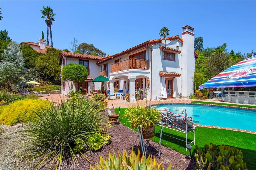 18690 Pasadero Drive Tarzana, CA 91356