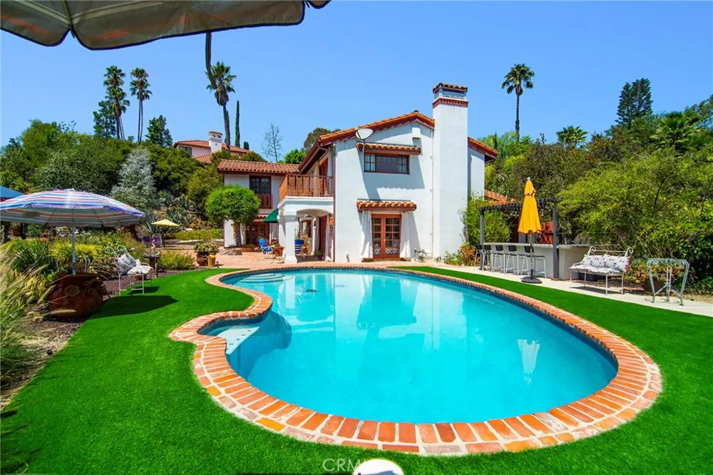 18690 Pasadero Drive Tarzana, CA 91356
