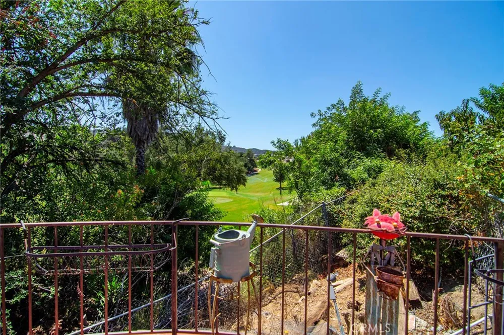18690 Pasadero Drive Tarzana, CA 91356