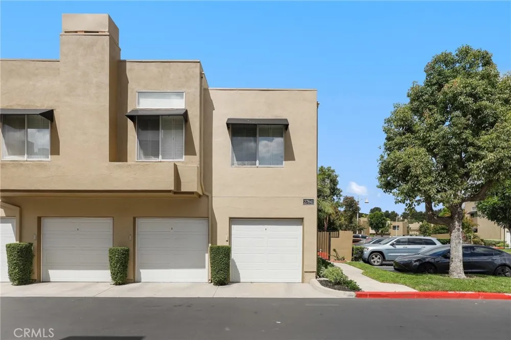 27841 Persimmon #44 Mission Viejo, CA 92691