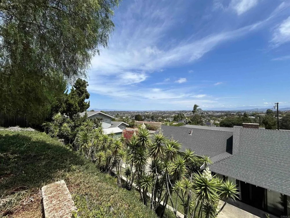 3495 Ridgecrest Dr. Carlsbad, CA 92008