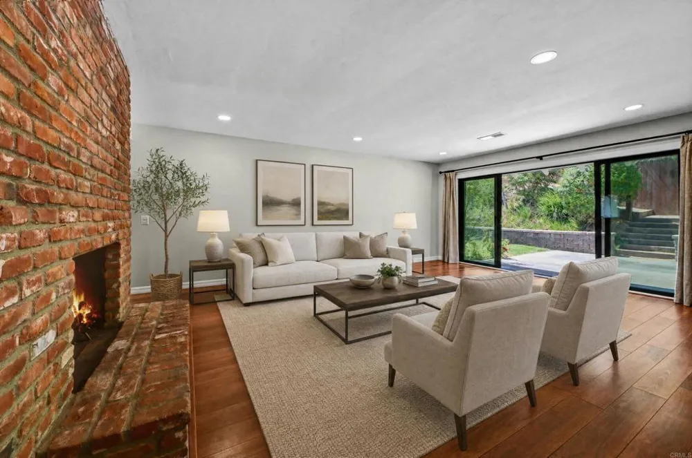 3495 Ridgecrest Dr. Carlsbad, CA 92008