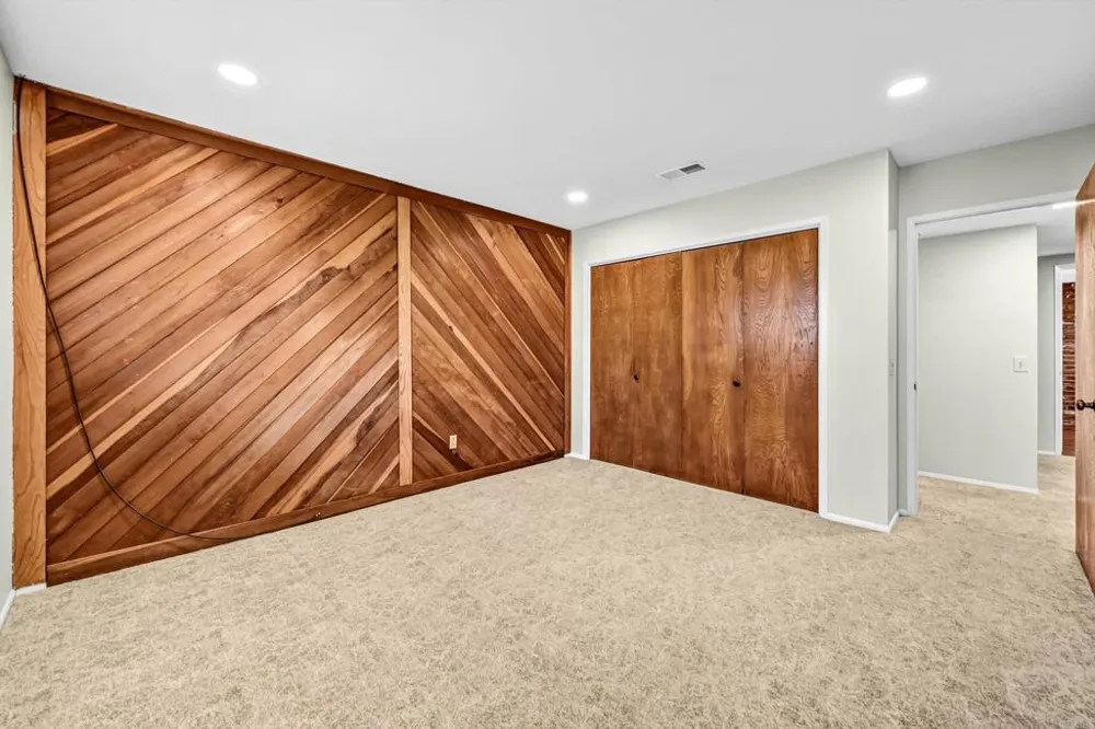 3495 Ridgecrest Dr. Carlsbad, CA 92008