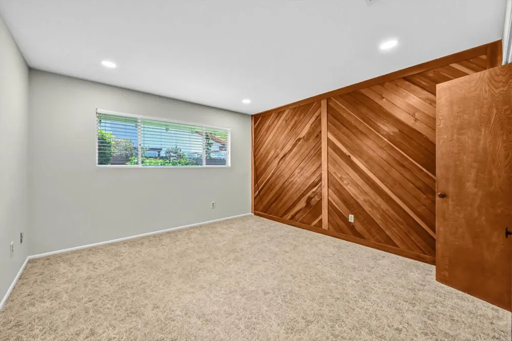 3495 Ridgecrest Dr. Carlsbad, CA 92008