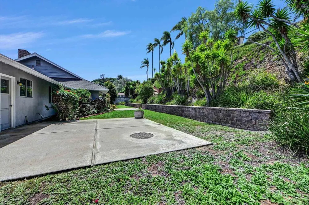 3495 Ridgecrest Dr. Carlsbad, CA 92008
