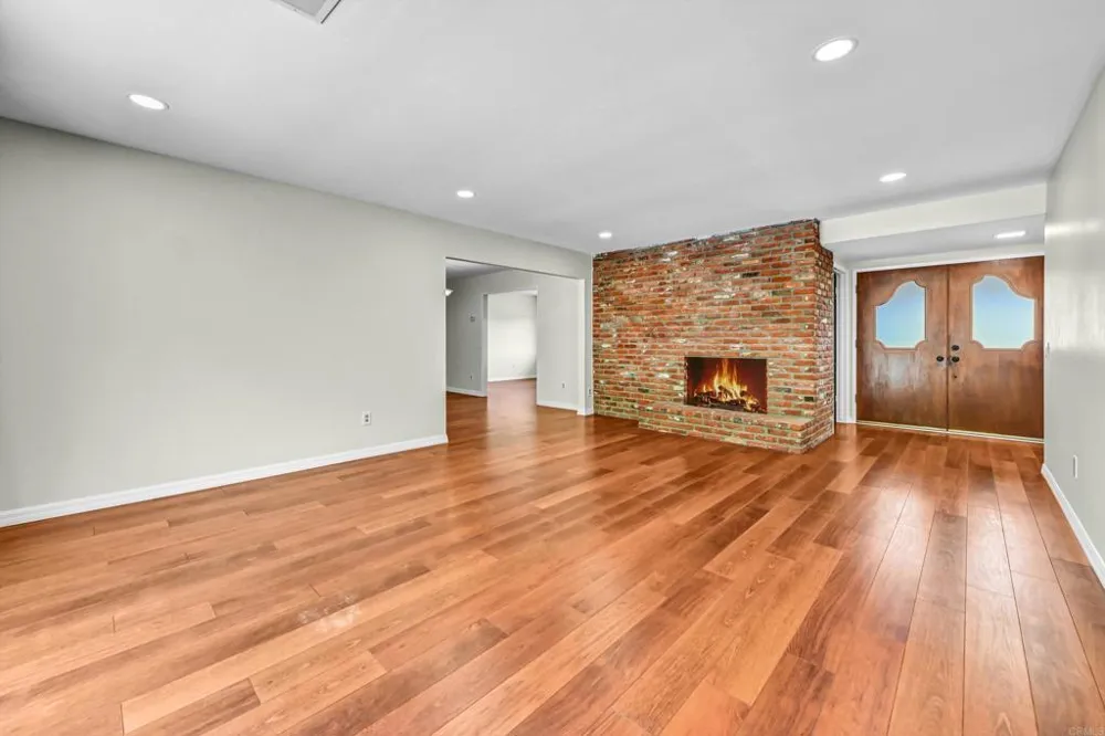 3495 Ridgecrest Dr. Carlsbad, CA 92008