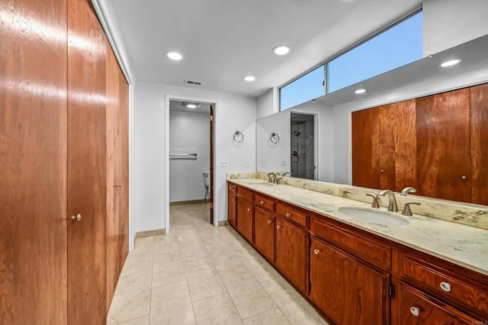 3495 Ridgecrest Dr. Carlsbad, CA 92008