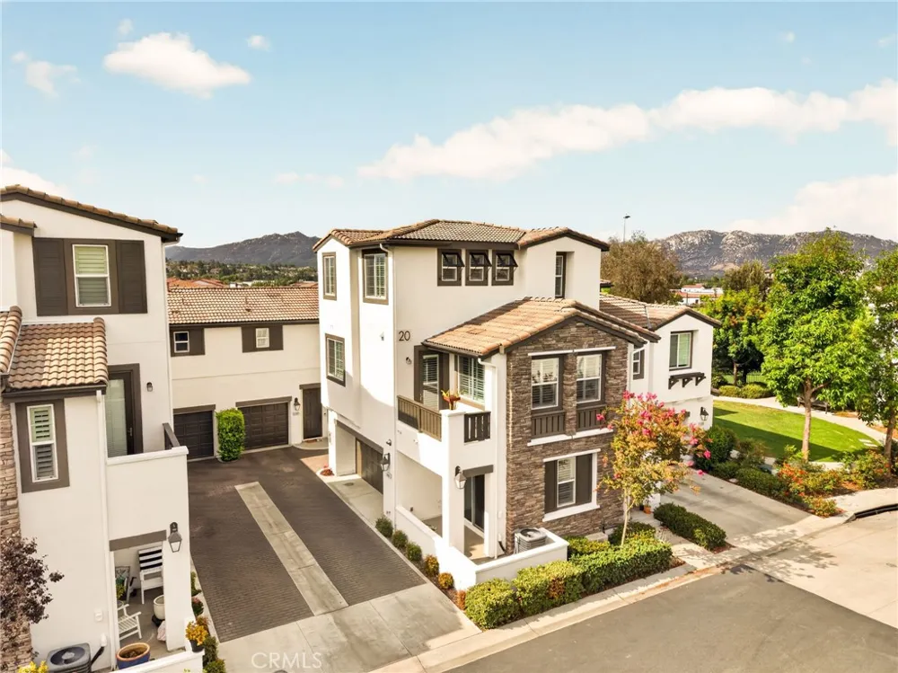 31865 Calle Luz Temecula, CA 92592