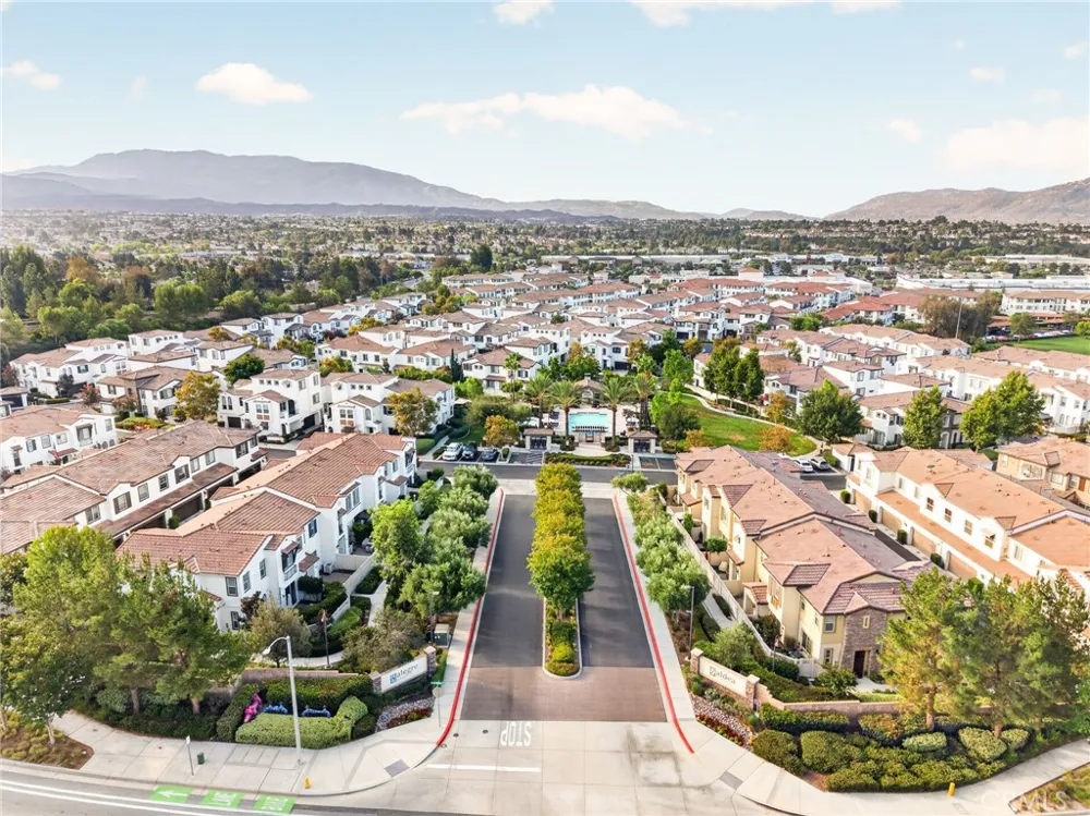 31865 Calle Luz Temecula, CA 92592