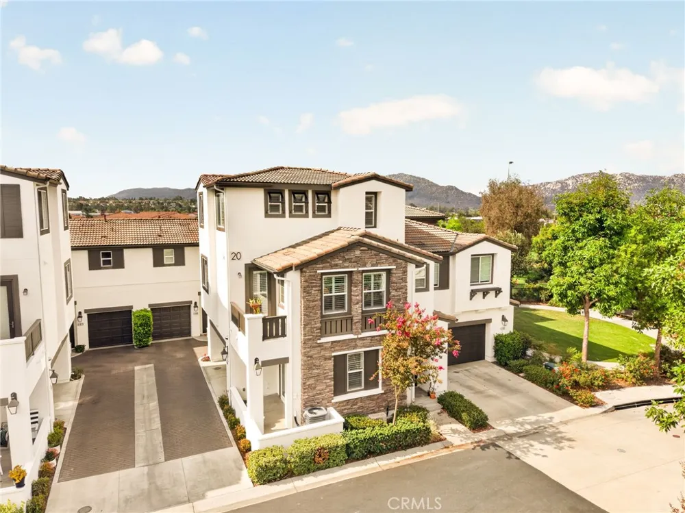 31865 Calle Luz Temecula, CA 92592