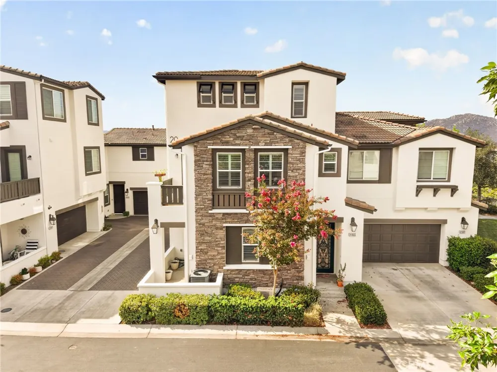 31865 Calle Luz Temecula, CA 92592