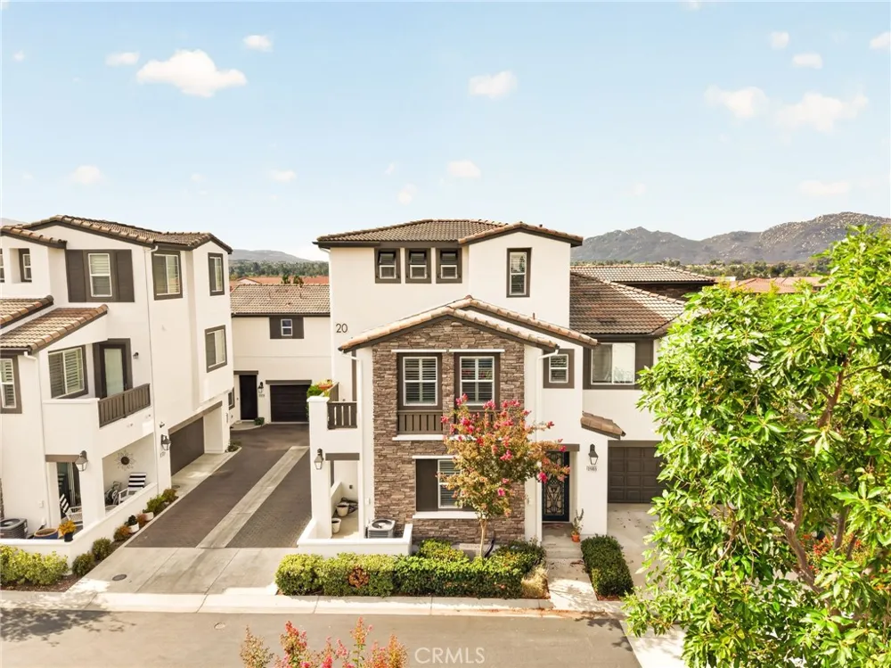 31865 Calle Luz Temecula, CA 92592