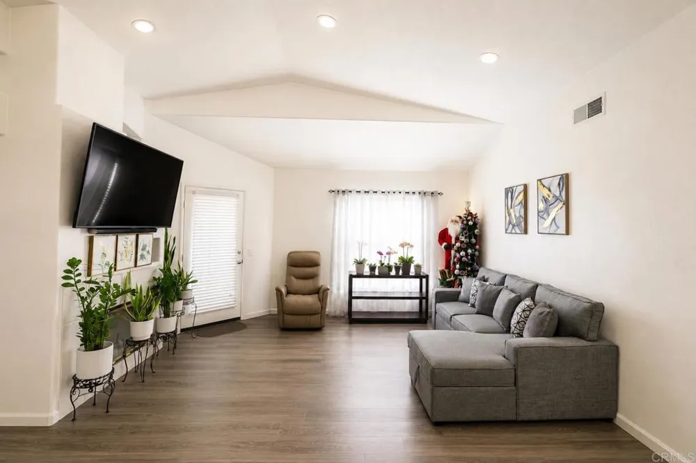 765 Caminito Valiente Chula Vista, CA 91911