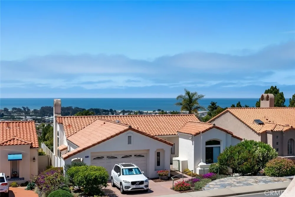 68 Whitecap Street Pismo Beach, CA 93449