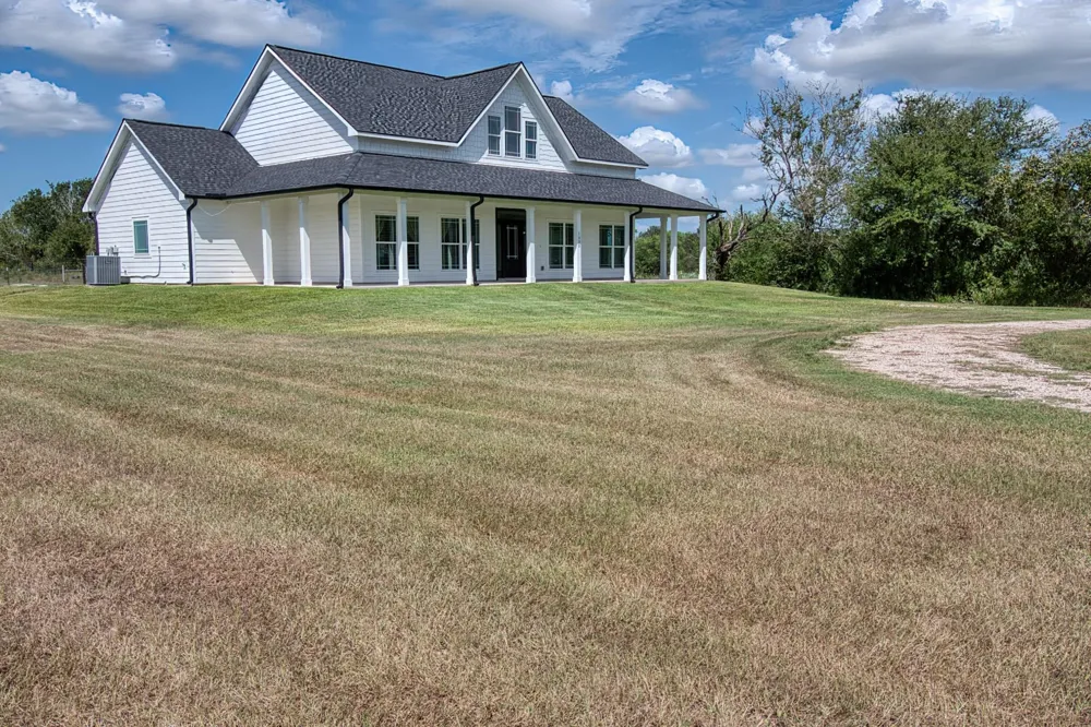 1335 Hilltop Road East Bernard, TX 77435