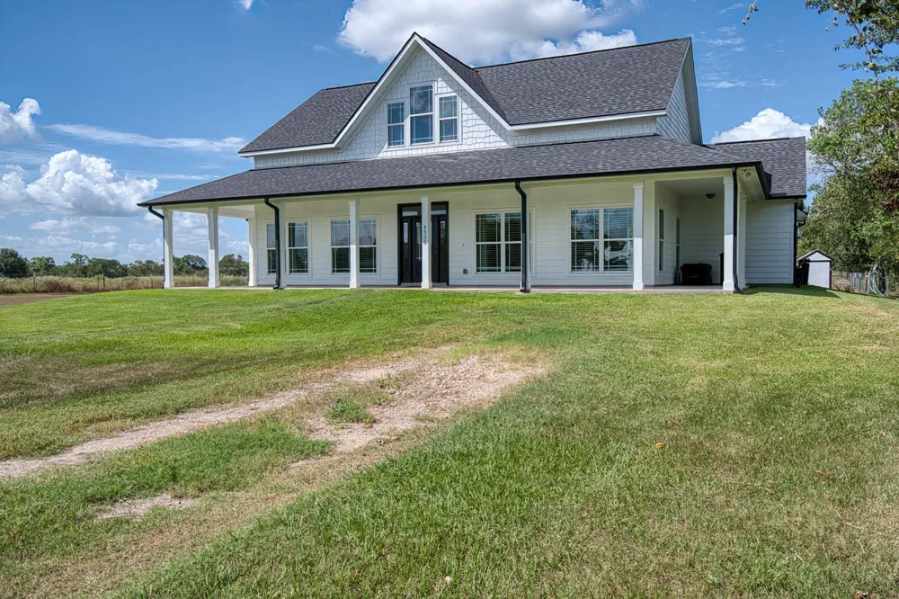 1335 Hilltop Road East Bernard, TX 77435