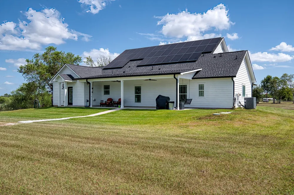 1335 Hilltop Road East Bernard, TX 77435
