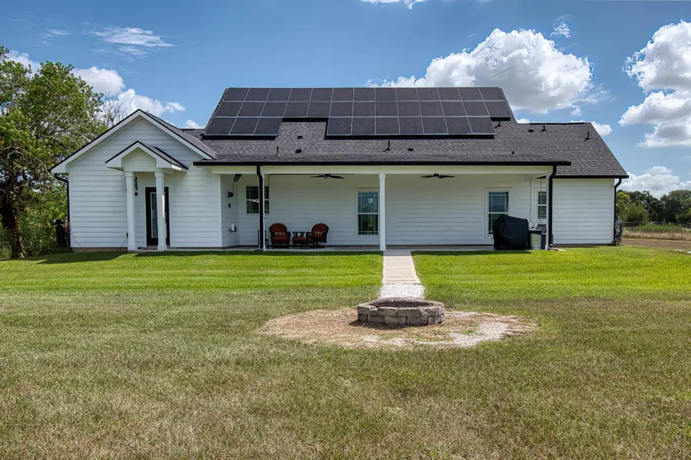 1335 Hilltop Road East Bernard, TX 77435