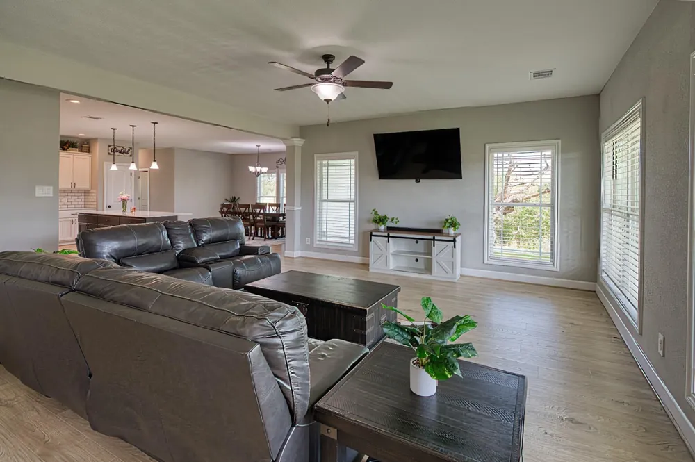 1335 Hilltop Road East Bernard, TX 77435