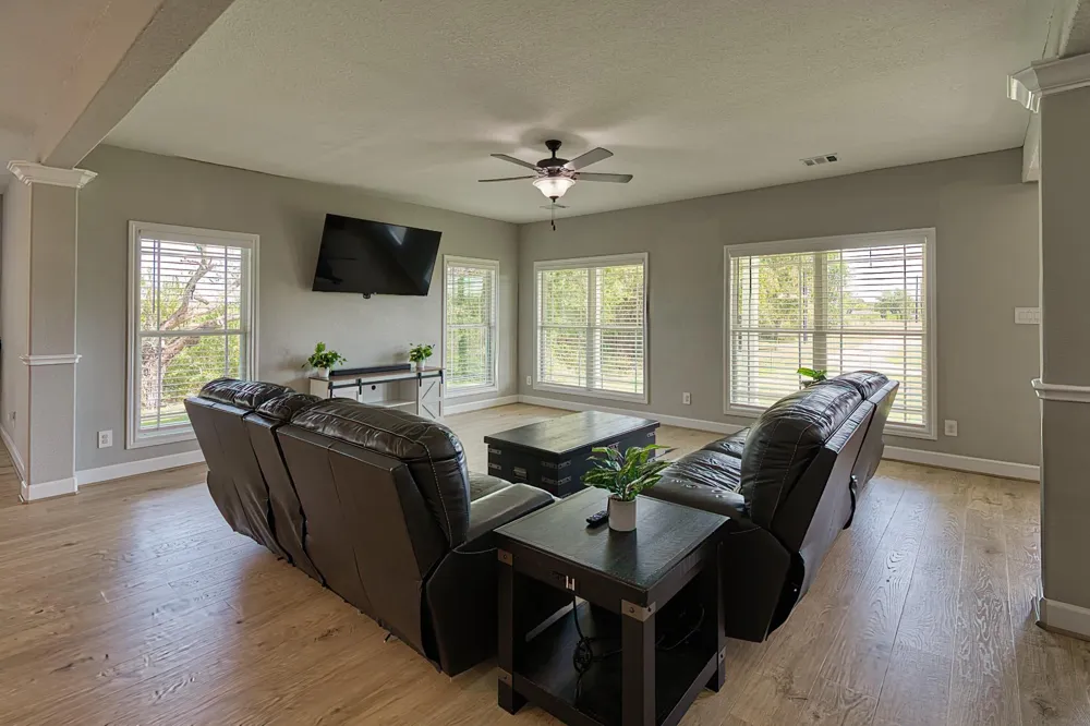 1335 Hilltop Road East Bernard, TX 77435