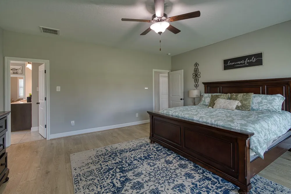 1335 Hilltop Road East Bernard, TX 77435