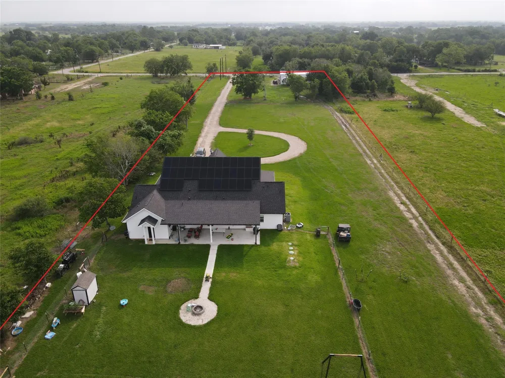 1335 Hilltop Road East Bernard, TX 77435