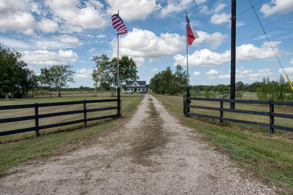1335 Hilltop Road East Bernard, TX 77435