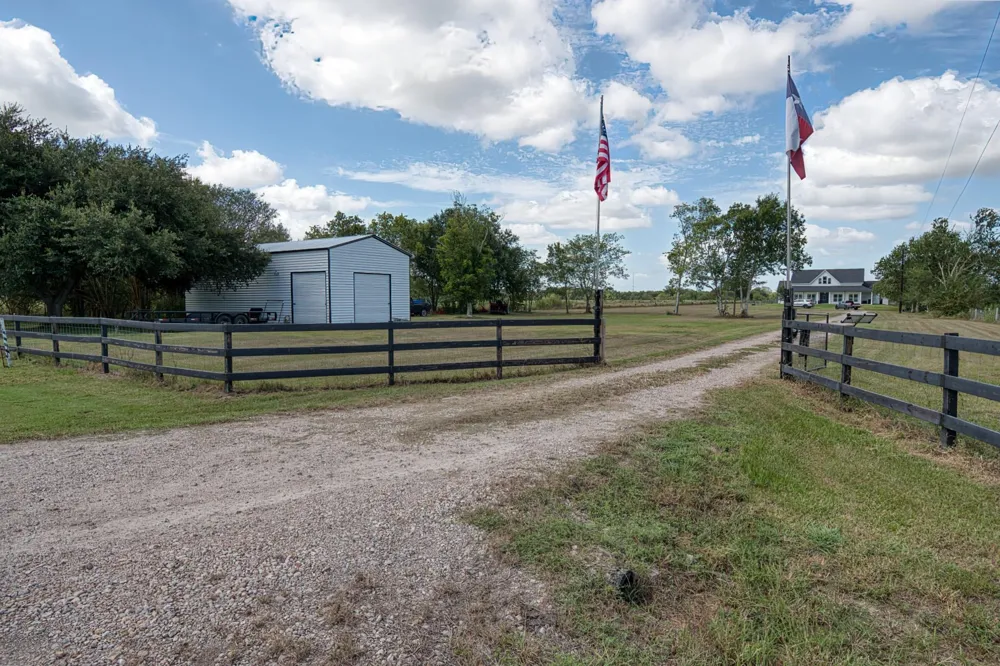 1335 Hilltop Road East Bernard, TX 77435