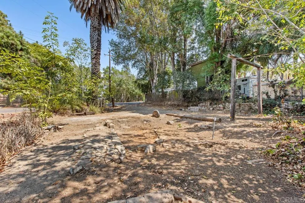 2128 Bautista Ave Vista, CA 92084