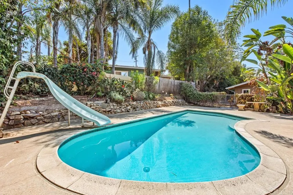2128 Bautista Ave Vista, CA 92084