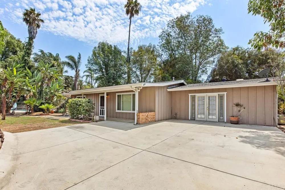 2128 Bautista Ave Vista, CA 92084