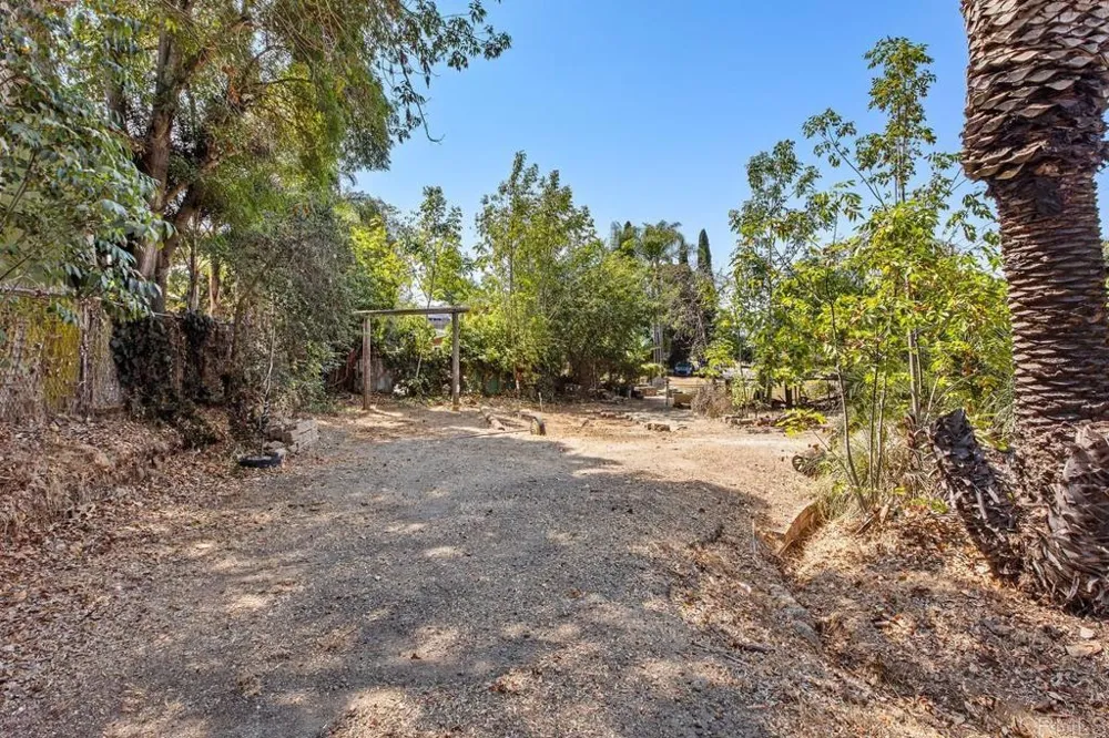 2128 Bautista Ave Vista, CA 92084