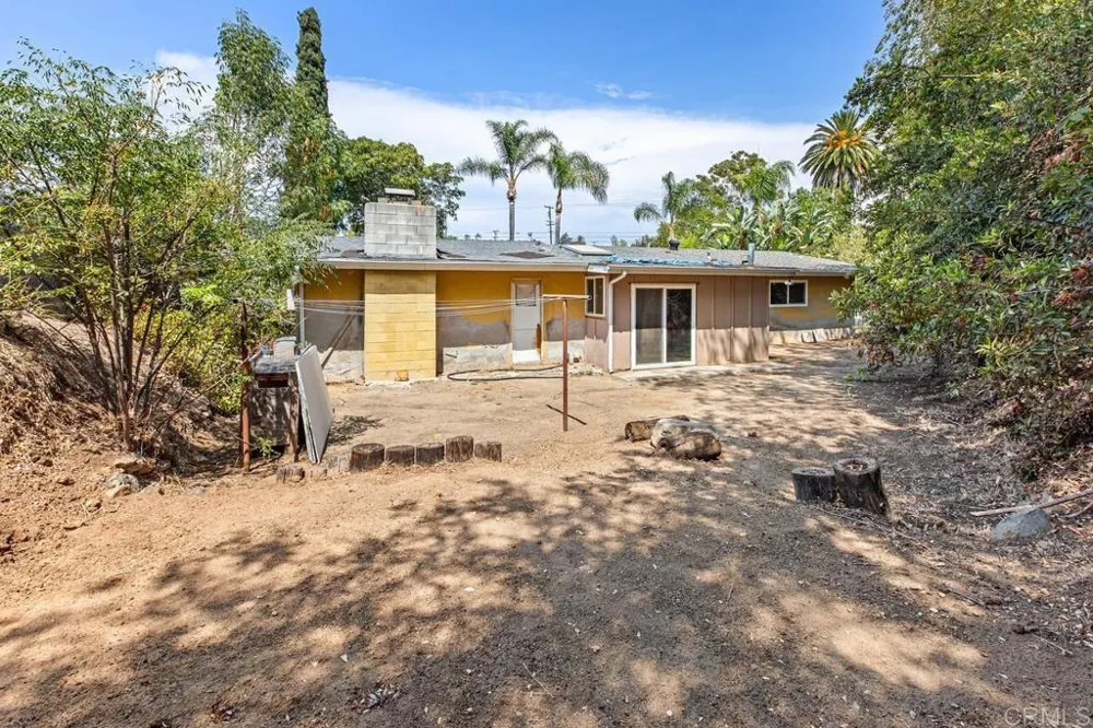 2128 Bautista Ave Vista, CA 92084