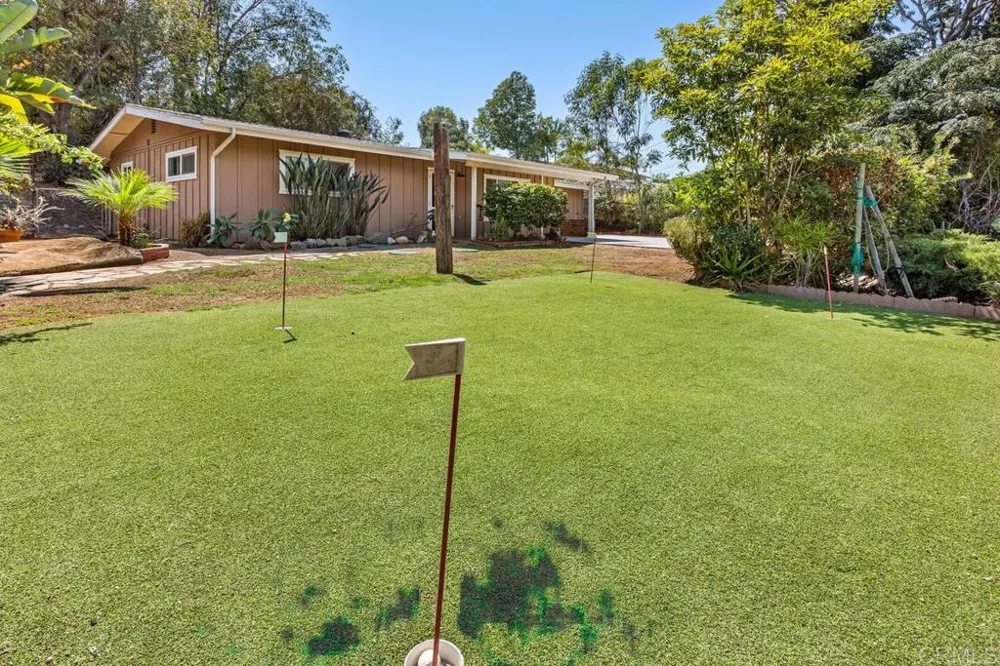 2128 Bautista Ave Vista, CA 92084