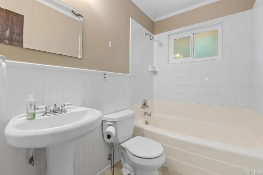 2128 Bautista Ave Vista, CA 92084