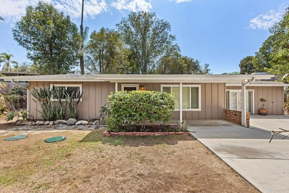 2128 Bautista Ave Vista, CA 92084