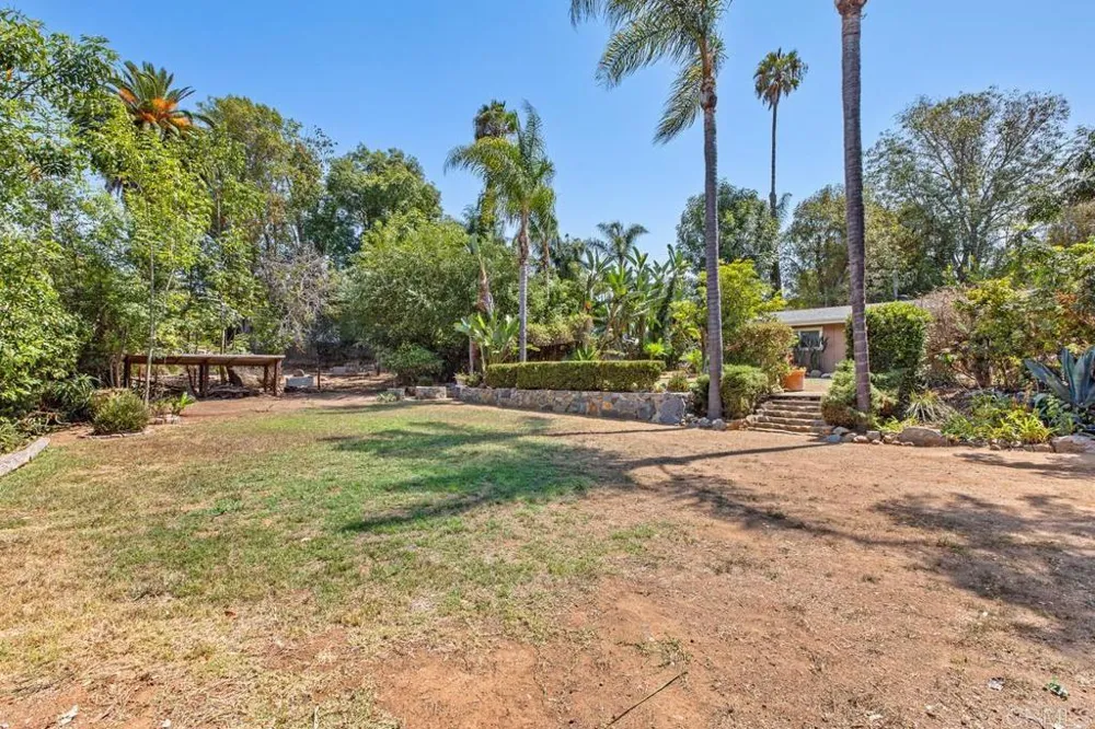 2128 Bautista Ave Vista, CA 92084