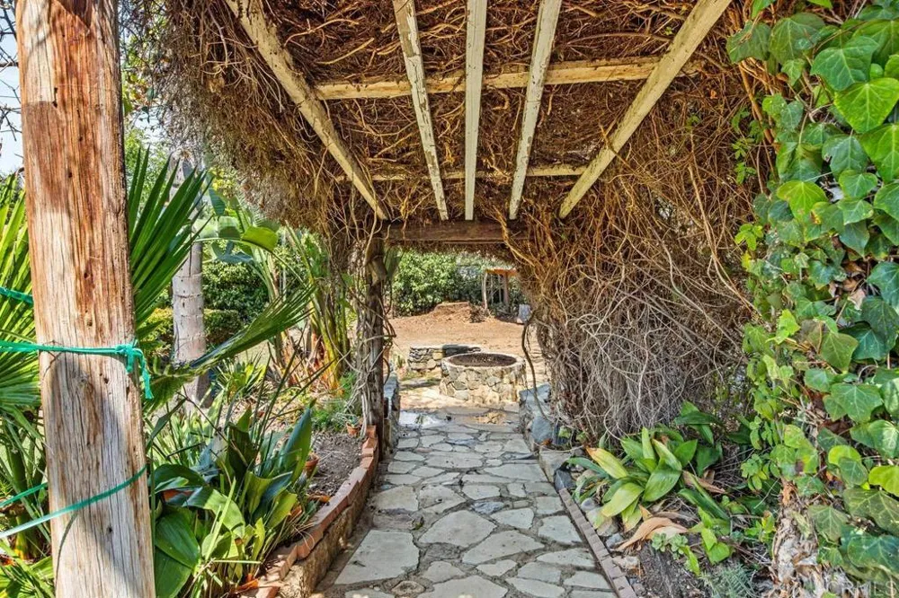 2128 Bautista Ave Vista, CA 92084