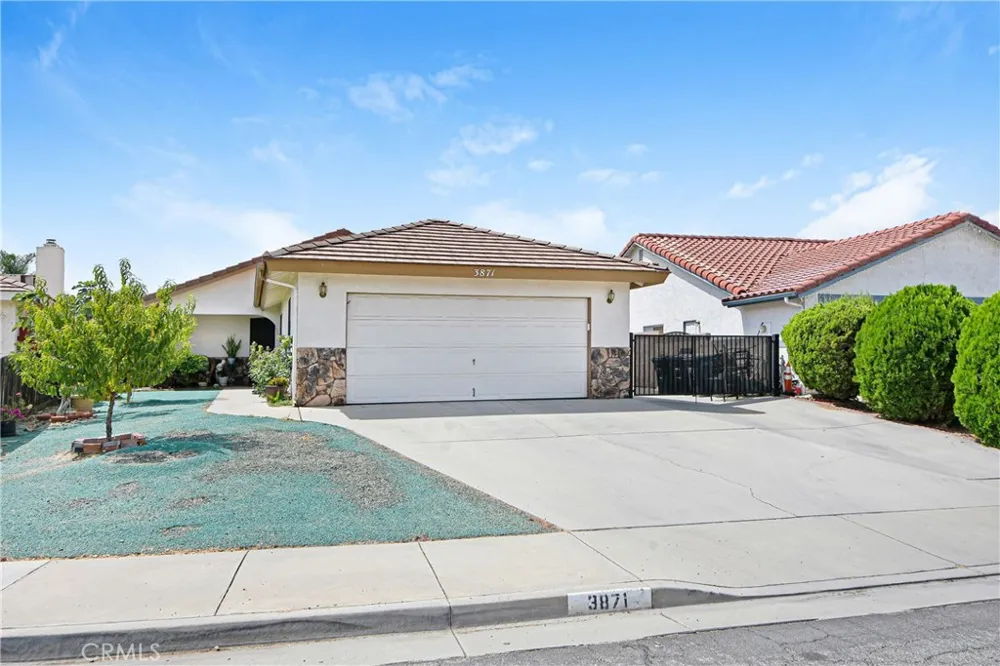 3871 Roxbury Drive Hemet, CA 92545