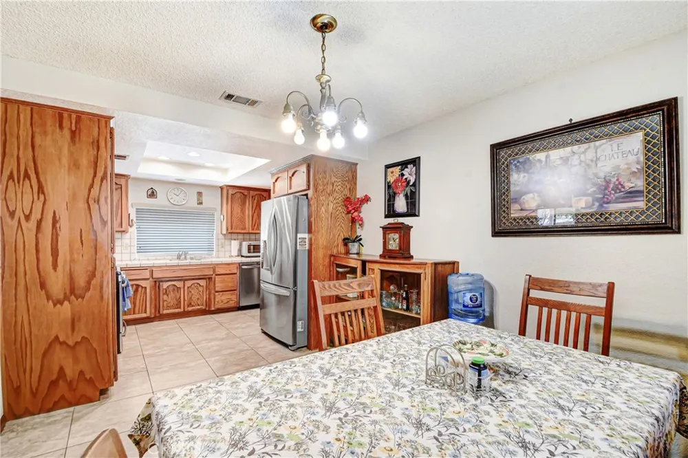 3871 Roxbury Drive Hemet, CA 92545