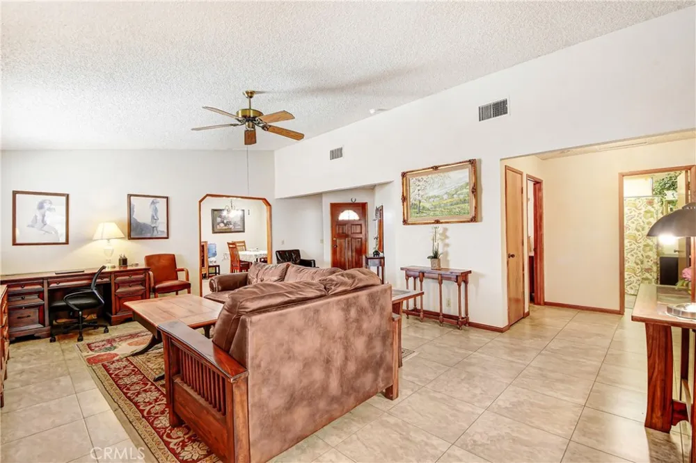3871 Roxbury Drive Hemet, CA 92545