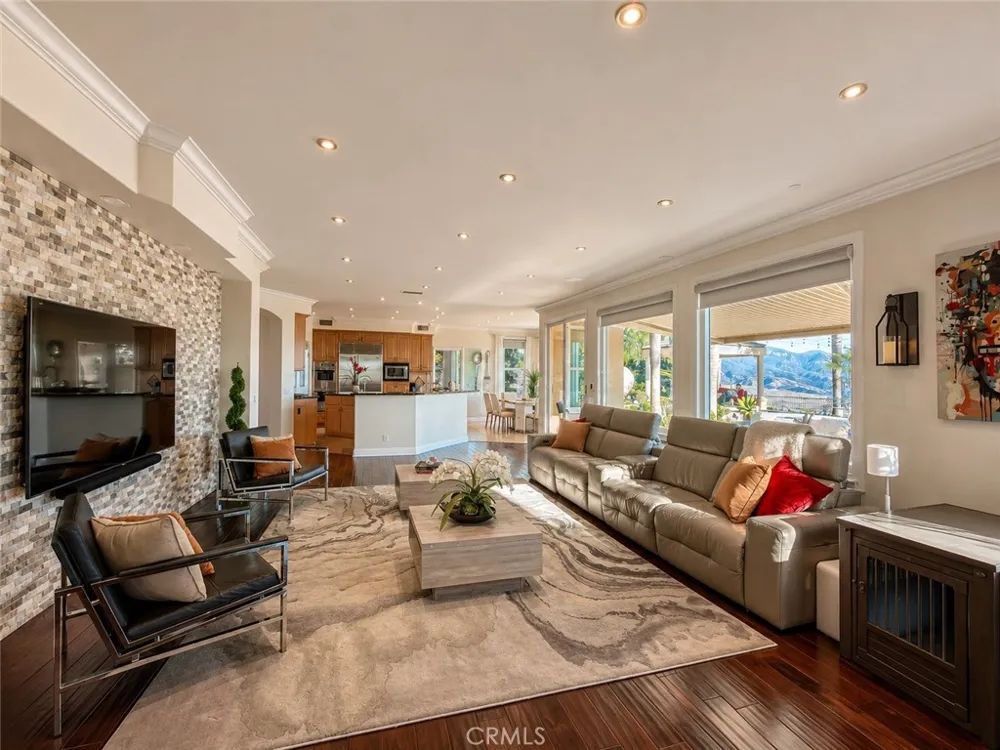 26970 Abbey Glen Yorba Linda, CA 92887