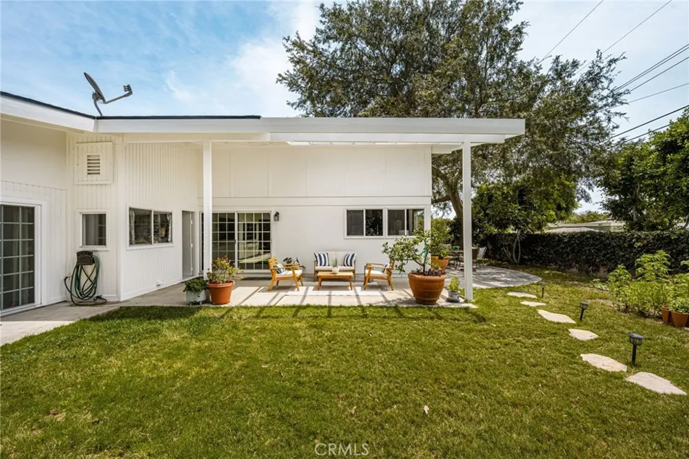1132 Foothill Boulevard North Tustin, CA 92705