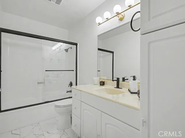 23677 Park Capri #20 Calabasas, CA 91302