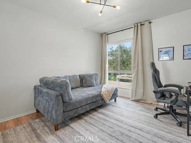 23677 Park Capri #20 Calabasas, CA 91302