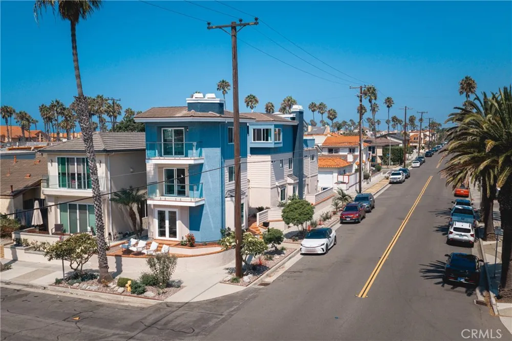 227 18th Street Huntington Beach, CA 92648