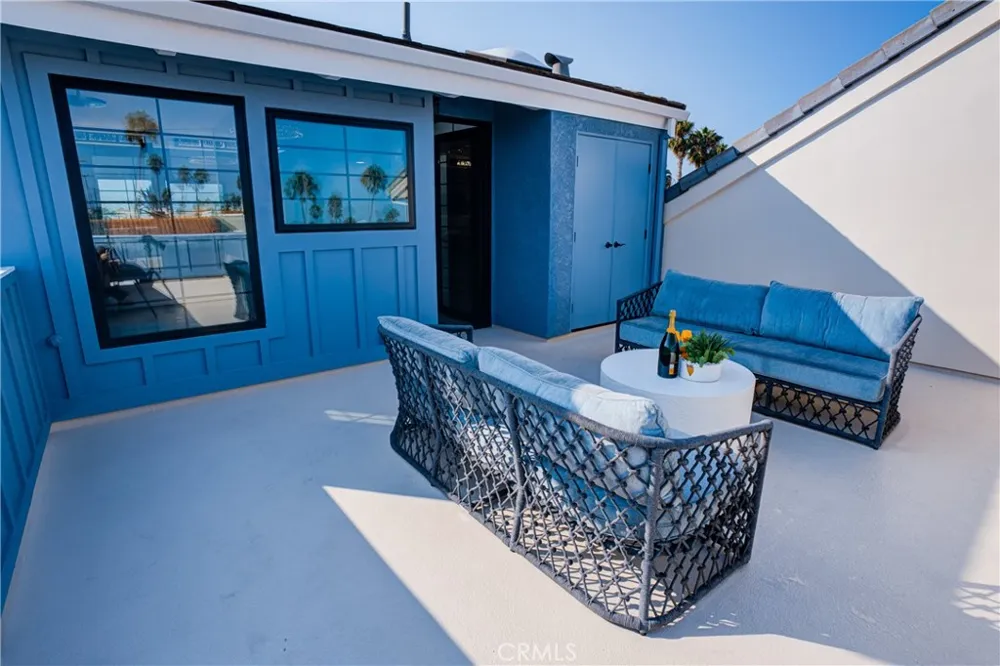 227 18th Street Huntington Beach, CA 92648